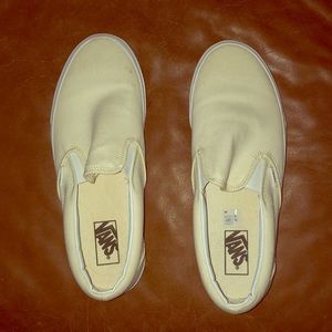 EUC Vans Canvas Sneaker